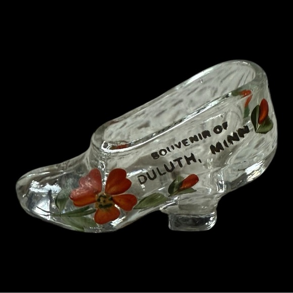 Clear Crystal Glass Souvenir Duluth Minnesota- Shoes of Glass Collection - Picture 5 of 5